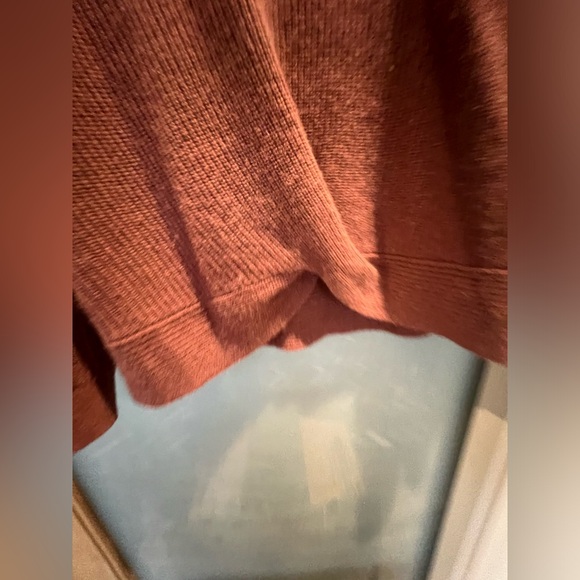 Garnet Hill 100% Cashmere Sweater | Reddish Pink Size Medium - Picture 5 of 6